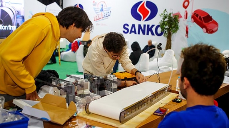 SANKO Holding, 27 Eylül-1 Ekim arasında Çiğli Havalimanı’nda gerçekleşecek TEKNOFEST İzmir’de geleceğin teknolojisini üretecek gençleri desteklemeyi sürdürüyor