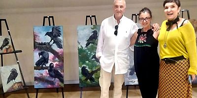 Ressam Fatma Kadir'in 'Kuş Gözlemi' isimli kişisel resim sergisi, Marmaris Sanat Festivali’nde sanat izleyicilerinin beğenisini topladı