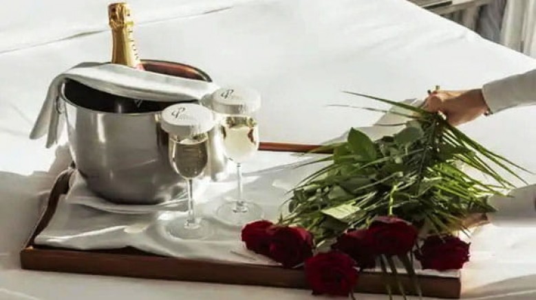 14 Şubat Sevgililer Günü’nü, İstanbul’un en lüks otellerinden biri olan The Grand Tarabya Managed by Accor’da kutlamak isteyen çiftler, romantizmi zarif detaylarla birleştiren ayrıcalıklı bir deneyim yaşayacak