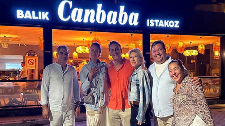 Canbaba Istakoz, oyuncu ve manken Hande Subaşı’nın ziyaretiyle; adından bir kez daha söz ettirdi