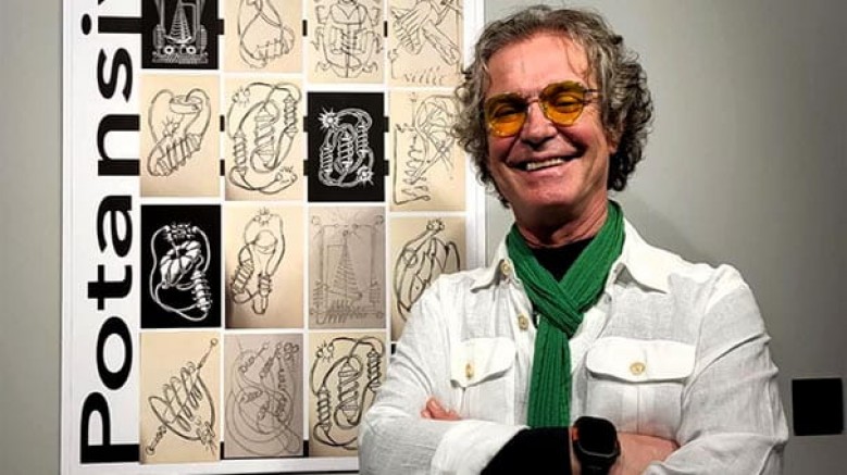 Disiplinlerarası üretimleriyle tanınan sanatçı Hakan Mustafa Çelik, kişisel sergisi 'Potansiyel' ile Evrim Sanat Galerisi’nde sanatseverlerle buluştu