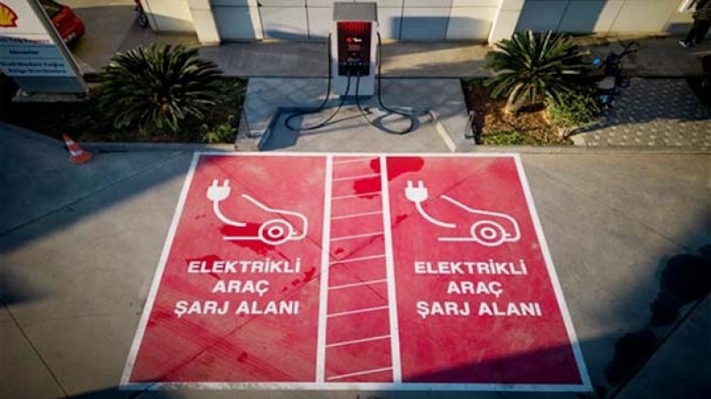 EN YAKIT, Ankara-Niğde Otoyolu'nun ilk elektrikli şarj istasyonunu kurdu