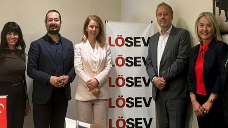 Lösemili Çocuklar Sağlık ve Eğitim Vakfı'na kayıtlı, lösemi ve kanser mücadelecisi çocuklara; Cambridge   materyalleri kullanılarak hazırlanmış, eğitim içerikleri sunulacak