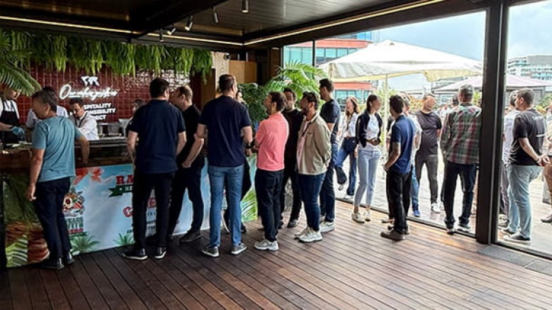 Ranchero ve Perran catering hizmetiyle; lezzet tutkunlarına, farklı kültürleri diledikleri yerde deneyimleme imkânı sunuyor