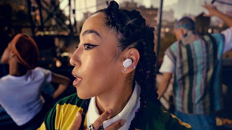 Ses teknolojisi alanında 70 yılı aşkın bir zamandır kulaklık ve hoparlörleriyle öne çıkan JBL, 'Kasım İndirimleri' döneminde teknolojisi, güçlü performansı ve rahat kullanımıyla öne çıkan teknoloji harikası modelleriyle dikkat çekiyor