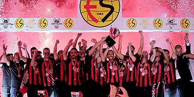 2024–2025 sezonunu şampiyonlukla tamamlayan Eskişehirspor, yıllar süren şampiyonluk özlemini büyük bir coşkuyla kutladı