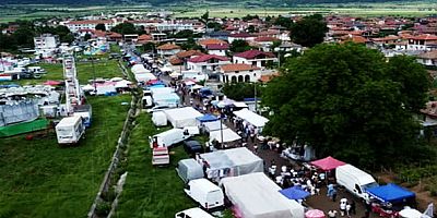 Bulgaristan'da Türk nüfusun yoğun olarak yaşadığı Burgas'ın Ruen Belediyesi, bu yıl düzenlenen Bahar Şenliği ile binlerce vatandaşı bir araya getirdi