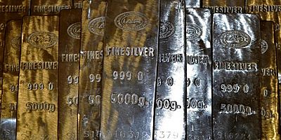 Çin, yeni yılın ilk gününden itibaren; ABD endüstrisi ve savunma tedarik zincirleri için kritik öneme sahip olan gümüşün ihracatına yönelik kontrolleri sıkılaştırarak, özellikle gümüş üzerindeki kısıtlamaları genişletecek