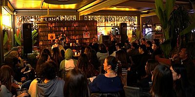 D&R; 'Gece Yarısı Kütüphanesi' etkinlik serisinin ikinci durağında, Hikayeden Adamlar olarak tanınan Ozan Bozkurt ve Sercan Şahin Kurtulmuş'u ağırladı