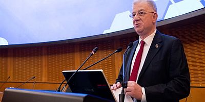 Ege Plastik Sanayicileri Derneği (EGEPLASDER)'de 2020 yılından bugüne görev yapan Yönetim Kurulu Başkanı Şener Gençer, üyelerin oy birliği ile yeniden bu göreve seçildi