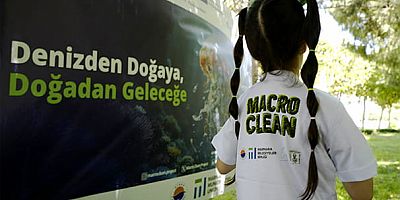 Geleceğin çevre elçileri; Haliç’ten topladıkları atıkları, sanata dönüştürdü