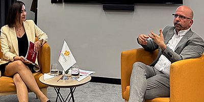 GlobHer modeli, kadın girişimcilere; pazar seçiminden satış altyapısına, global konumlandırmadan sürdürülebilir büyüme stratejilerine kadar; tam entegre bir yol haritası sunuyor