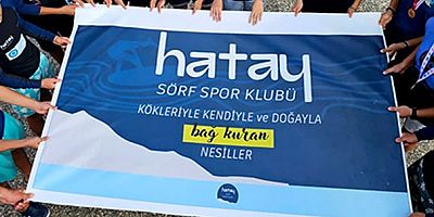 Hatay Sörf Merkezi, bireysel sörf dersleri ve sosyal etki odaklı çalışmalarına devam ederken; sörf alanında profesyonelleşmek isteyen çocuk ve gençler için yeni bir yapılanmaya gitti