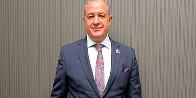 İzmir Dişhekimleri Odası'nın (İZDO) 21'inci Olağan Genel Kurul Toplantısında, Yönetim Kurulu Başkanlığını yürüten Dt. Ersin Atinel liderliğindeki aday yönetim kurulu oy çokluğuyla yeniden göreve getirildi