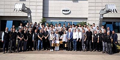 MST İş Makinaları bünyesinde kurulan ve sektörün ihtiyaç duyduğu nitelikli iş gücünü yetiştiren, MST Mesleki ve Teknik Eğitim Akademisi, ilk mezunlarını verdi