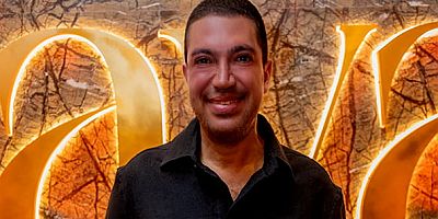 Pasha Girne Otel'in teras katında hayata geçirilen RAYA; iş, sanat, medya ve cemiyet dünyasından yaklaşık 220 seçkin davetlinin katıldığı özel bir geceyle, kapılarını açtı