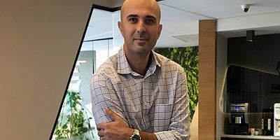 Sektöre özel olarak eğitilen 'AI Agent' (Yapay Zeka Asistanı) yeni entegre edilen özellikleriyle, hastanelerin ve kliniklerin iletişim altyapısını uçtan uca dijitalleştiriyor