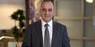 Tehlikeli yük lojistiği, dış ticaret ve sürdürülebilirlik alanlarında sektöre liderlik eden 7 şirketiyle 3e   Group, yoluna; kadim geleneği geleceğe taşıyan dinamik dönüşümün izdüşümünü yeni logosuna taşıyarak devam ediyor