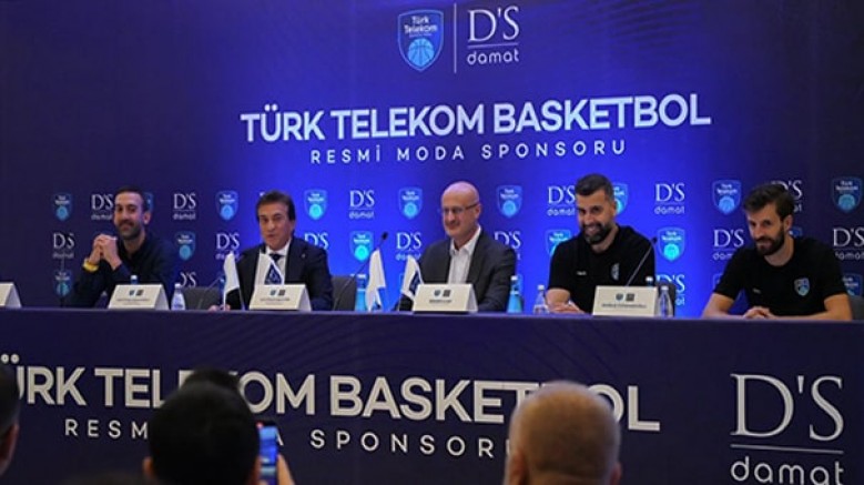 Türk Telekom Basketbol Takımı ile Orka Holding’in bünyesindeki D’S damat arasında, resmi moda sponsorluğu anlaşması imzalandı