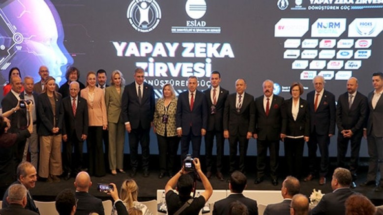 'Yapay zekayı üreten mi, en iyi şekilde kullanan bir nesil mi yetiştireceğiz?'